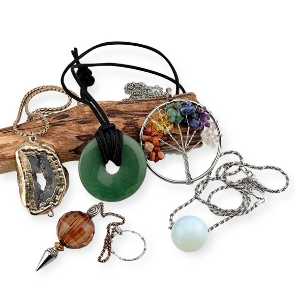 Healing Crystal Gemstone Necklace & Pendulum Bundle - Picture 3 of 4